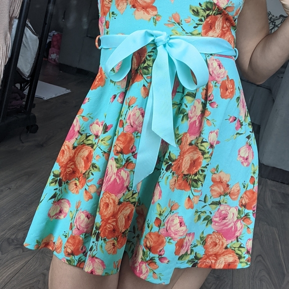 XS Cute Turquoise Mini Strapless Floral Dress - Picture 7 of 10